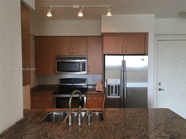 Building Photo - 1830 Radius Dr