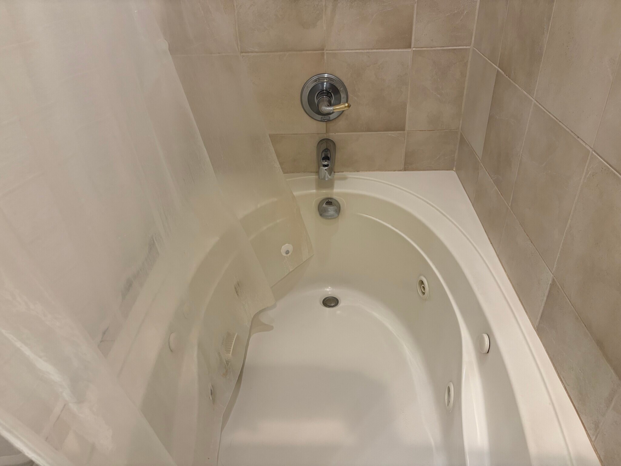 Building Photo - 3951 NE 17th Ave