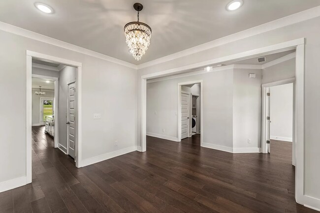 Building Photo - Exquisite Executive Home in the Heart of S...