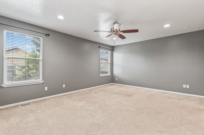Building Photo - Prime SE Boise 3bd/2.5ba Home!