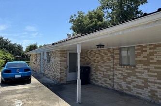 Building Photo - 208 W Genie St