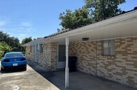 Building Photo - 208 W Genie St