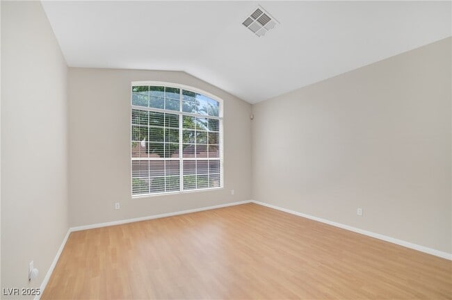Building Photo - 2042 Hobbyhorse Ave