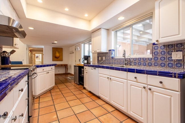 Building Photo - 3752 E Calle Guaymas
