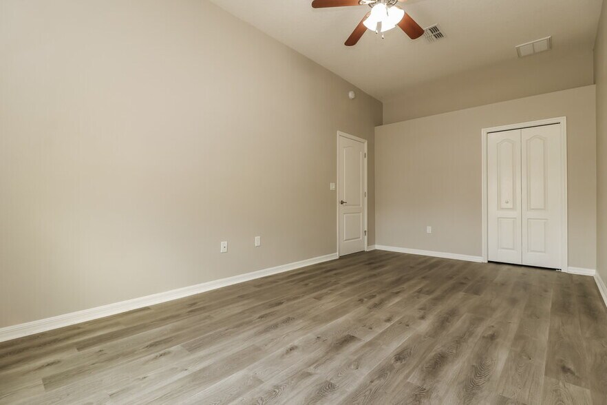 Building Photo - 4323 Sand Ridge Blvd