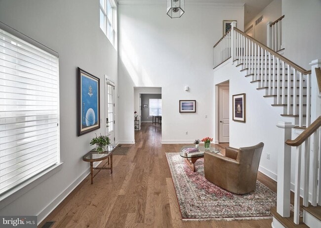Building Photo - 14 Dogleg Ln