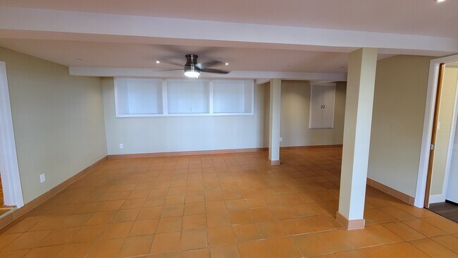 Building Photo - 4115 Sierra Dr