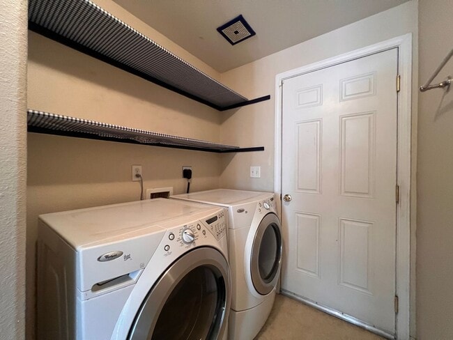 Building Photo - Quaint 3 Bedroom Fernley Home