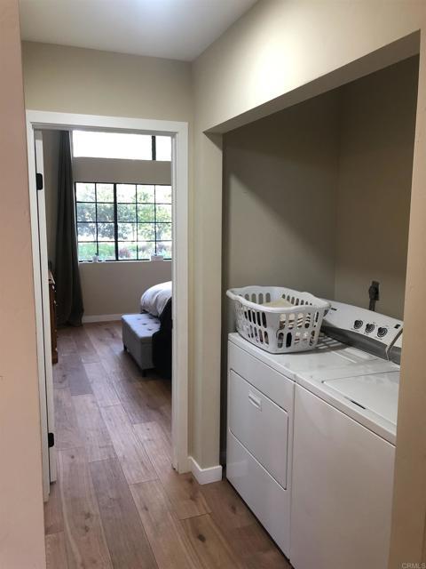 Building Photo - 2861 Andover Ave