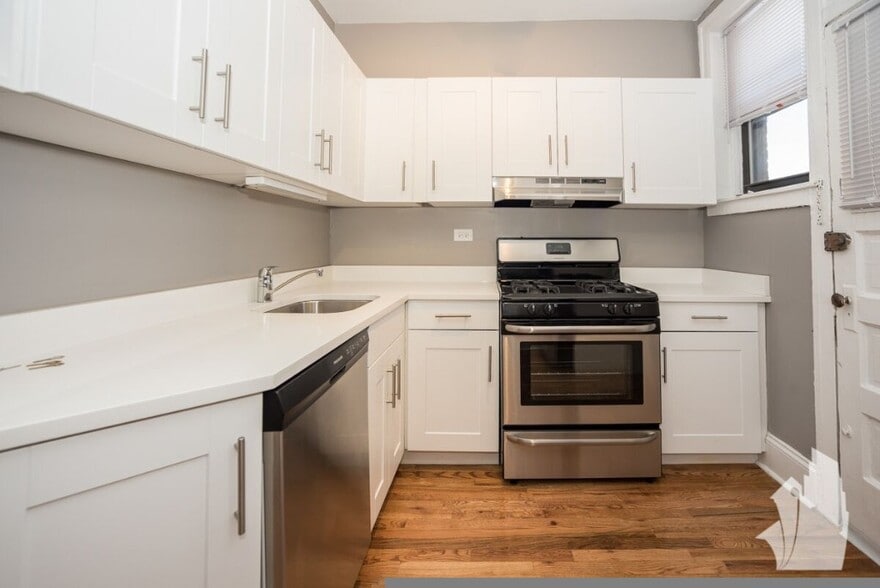 Building Photo - 626 W Stratford Pl