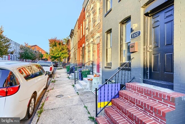 Building Photo - 1127 Sargeant St