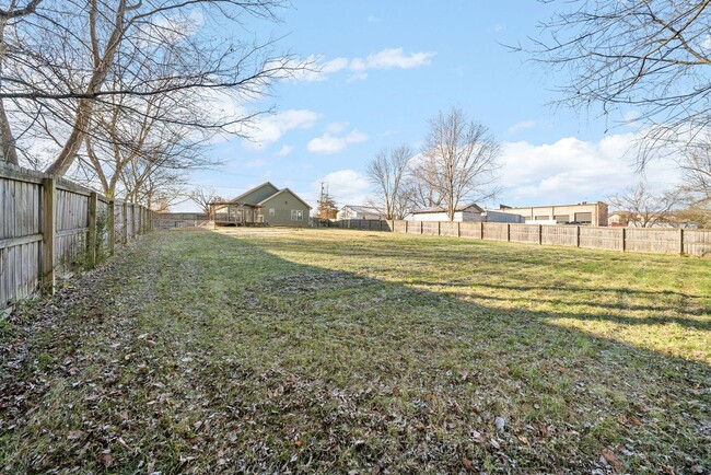 Building Photo - Cute home waiting for you to call home for...