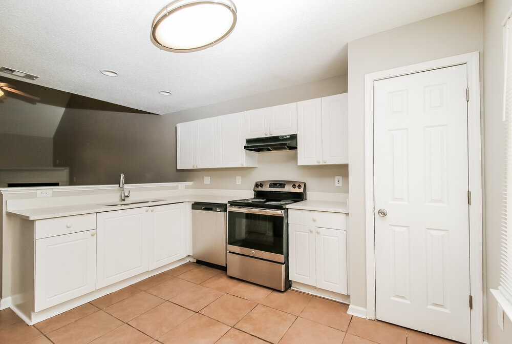 Building Photo - 60 Meadowridge Dr