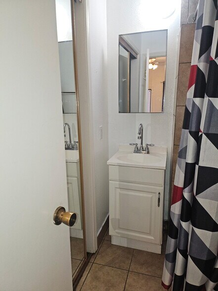 Building Photo - 561 Tiffin Pl