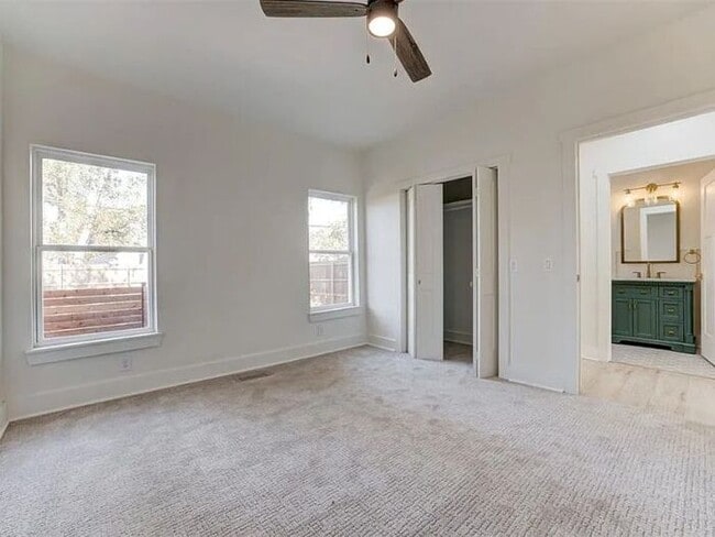 Building Photo - 213 NE 14th St