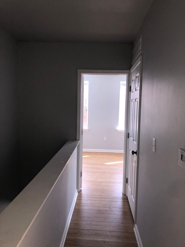 Building Photo - 600 N Arlington Ave