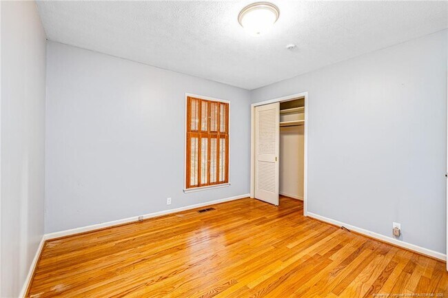 Building Photo - 2818 Millbrook Rd