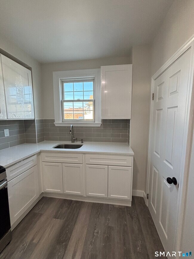 Building Photo - 509 Ogden St