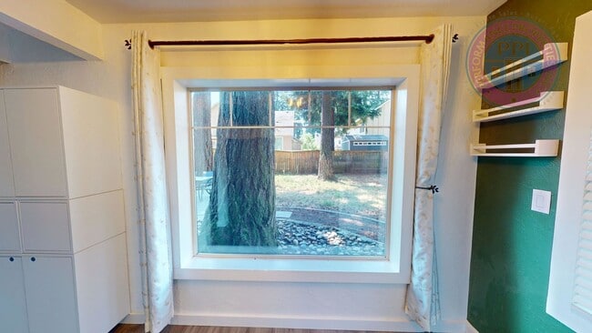Building Photo - Newly Remodeled Home With Large Yard In Ro...