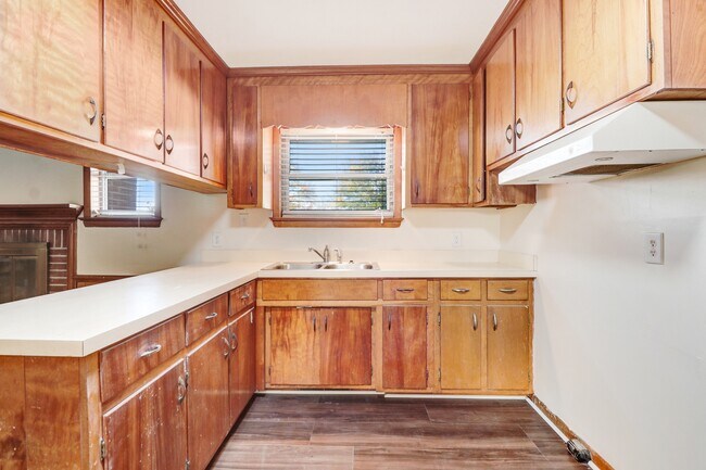 Building Photo - 2703 Langston Dr