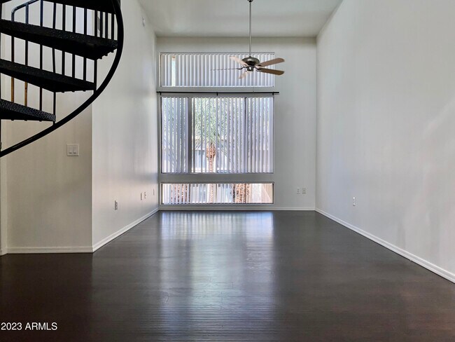 Building Photo - 1701 E Colter St