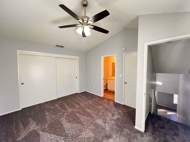 Building Photo - MOVE IN SPECIAL- 1/2 OFF FIRST MONTH'S RENT!!!