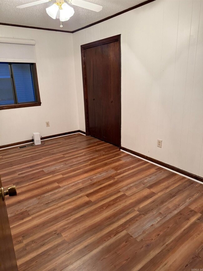 Building Photo - 236 Pine Knot Rd