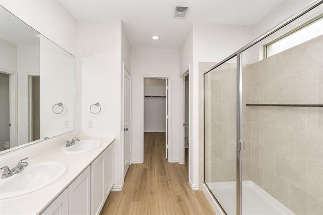 Building Photo - 2600 Starwater Dr