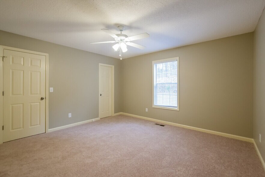 Building Photo - 414 Ivy Crest Dr