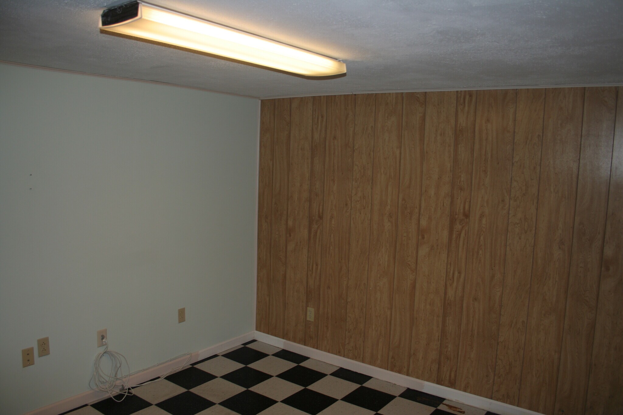 Building Photo - 3695 Weyland Dr