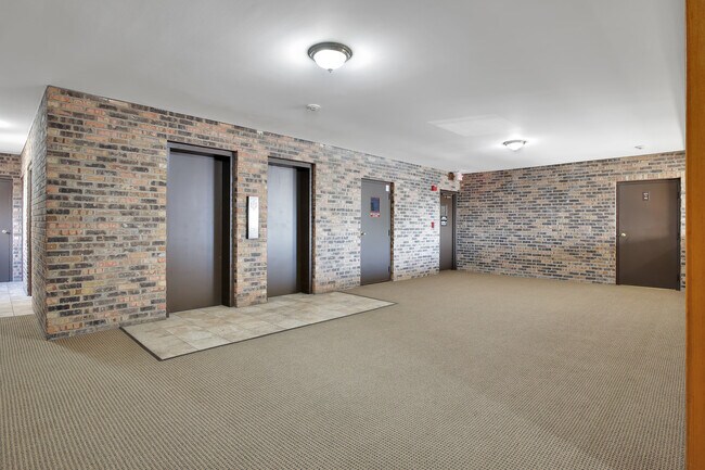 Building Photo - 8970 N Parkside Ave