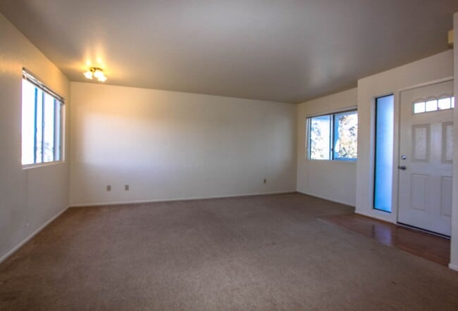 Building Photo - 3 Bedroom Unit at Villas at the Ridge in Prescott