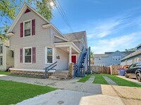 Building Photo - 828 9th St NW