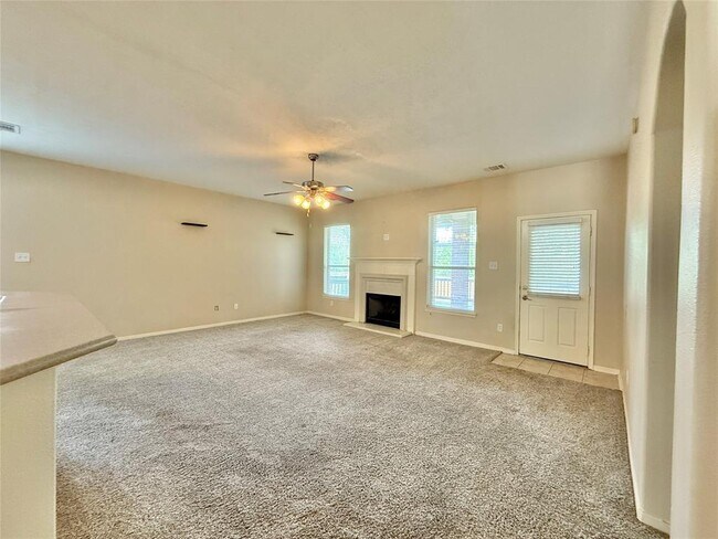 Building Photo - 25314 Oak Knot Dr