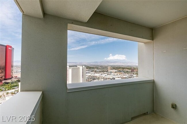Building Photo - Luxury High-Rise Living at SKY | 29th Floo...