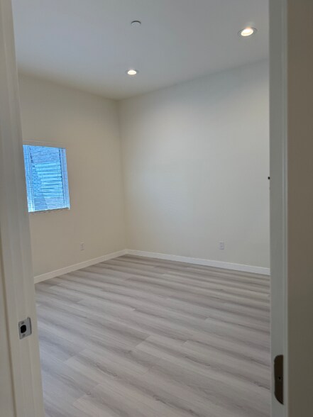 Building Photo - 10561 Tujunga Canyon Blvd