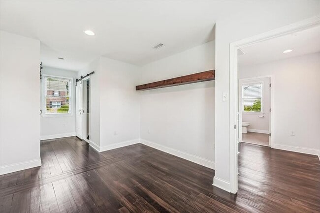 Building Photo - 2612 33rd St SE