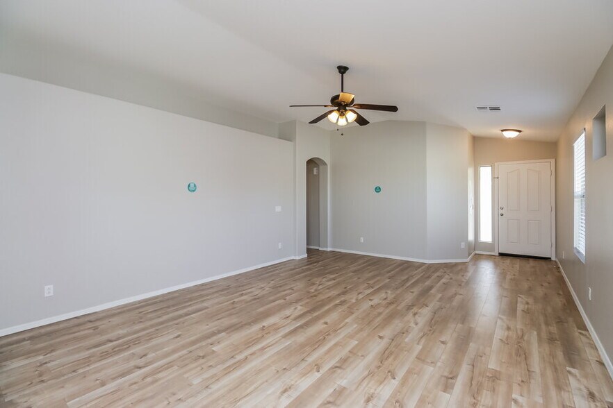 Building Photo - 1244 W Mesquite Tree Ln