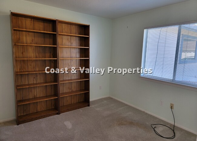 Building Photo - King City home for RENT!!!