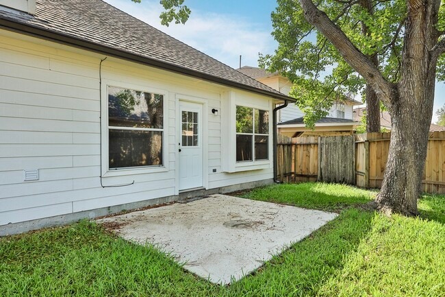 Building Photo - 19423 Arbor Pines Ln