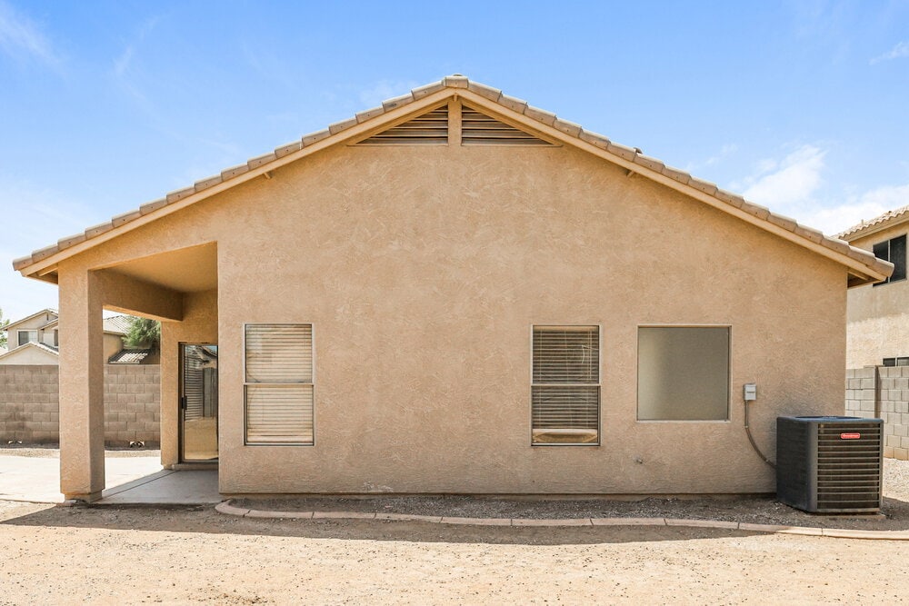 Building Photo - 6412 W Hilton Ave