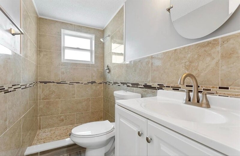 Building Photo - 9200 Chantilly Ln