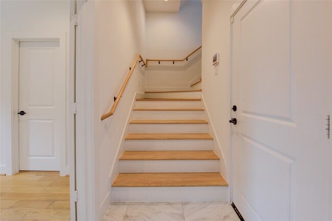 Building Photo - 10926 Fire Creek Dr