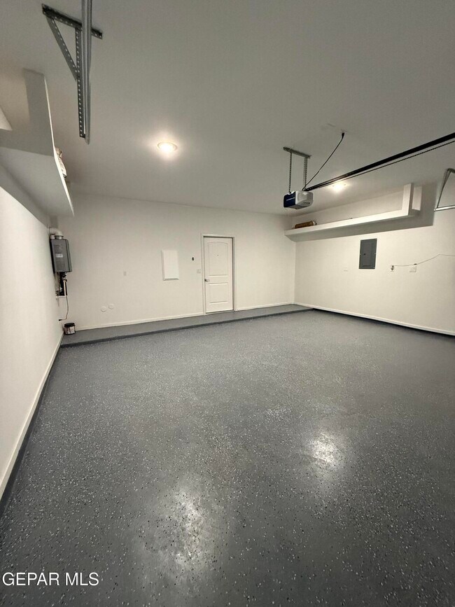 Building Photo - 804 Blingwood