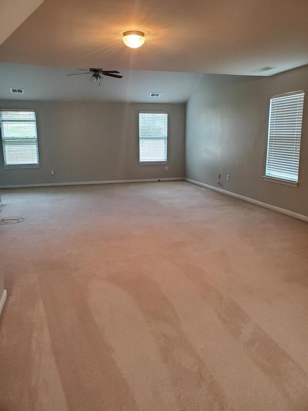 Building Photo - 11070 Southwood Dr