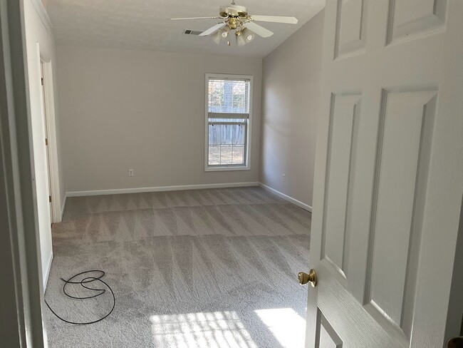 Building Photo - 919 Autumn Glen Way