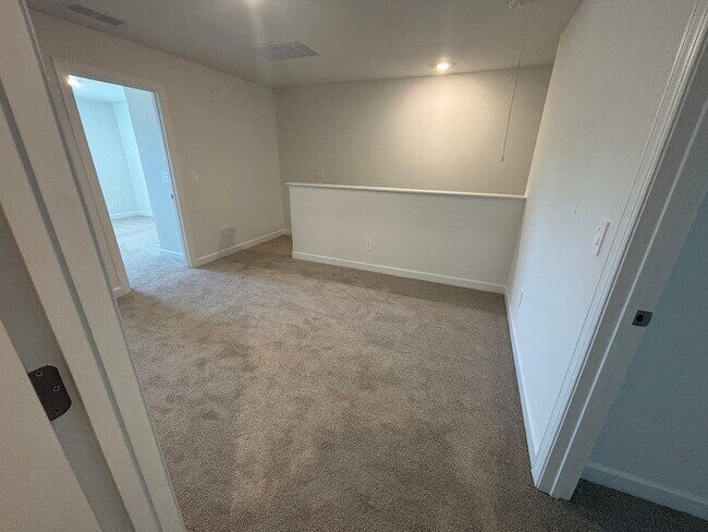Building Photo - 222 Tiger Lily Dr