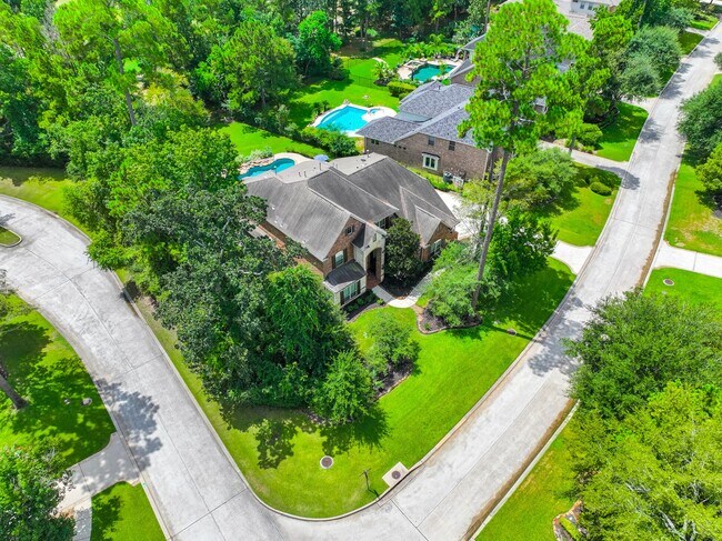 Building Photo - 110 S Veilwood Cir