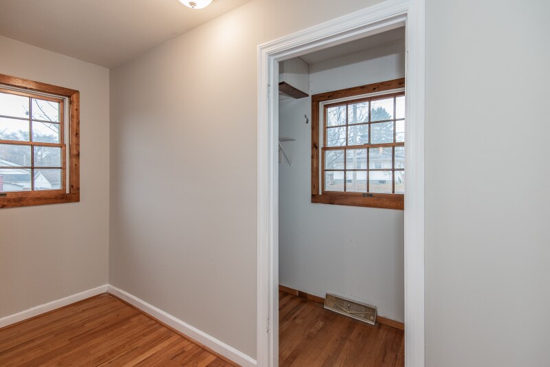 Building Photo - 980 St Brendan Ln