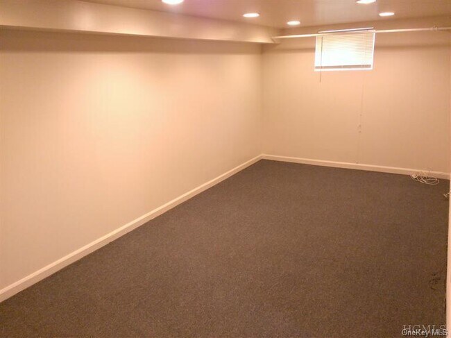 Building Photo - 263 N Regent St